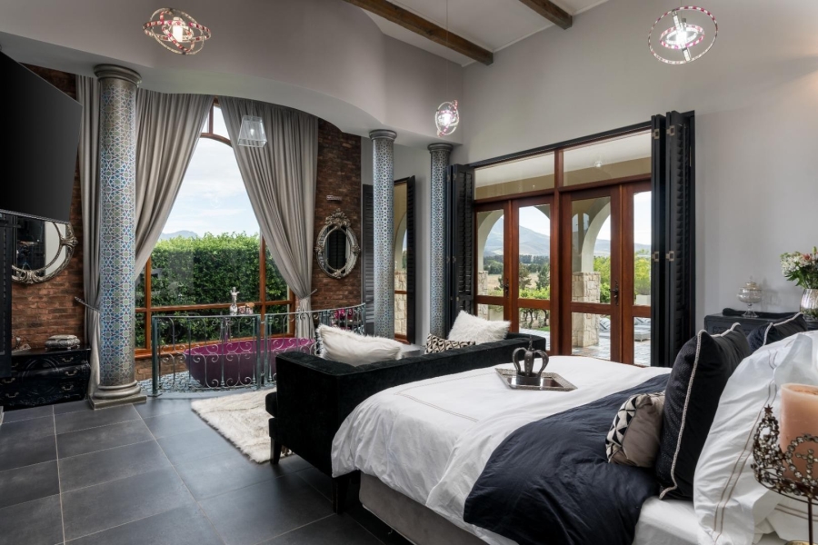 5 Bedroom Property for Sale in Winelands Western Cape